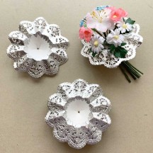 Small Paper Lace Flower Bouquet Holders in Silver ~ Set of 25 ~ 3-3/4" across